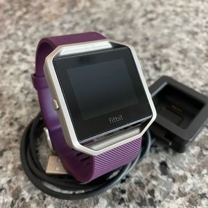 Fitbit blaze fitness trackers L/G with charger Like new
